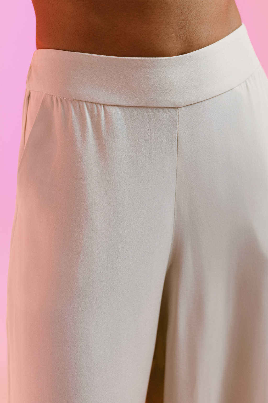 Calça Pantalona Bege Crepe