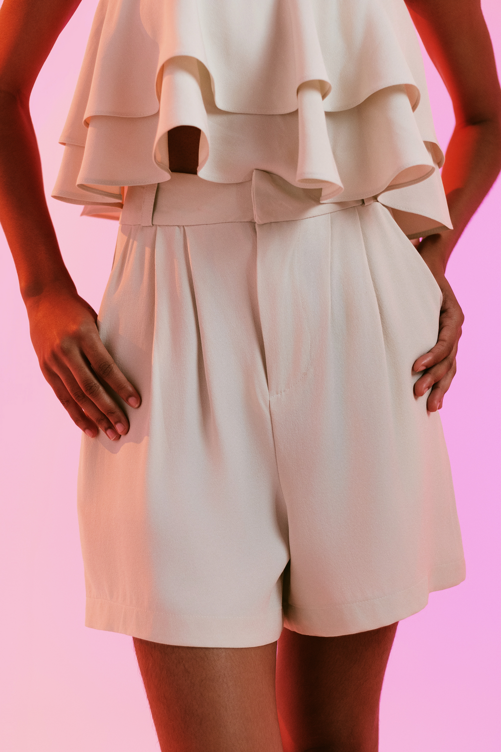 Short Adele Bege Crepe